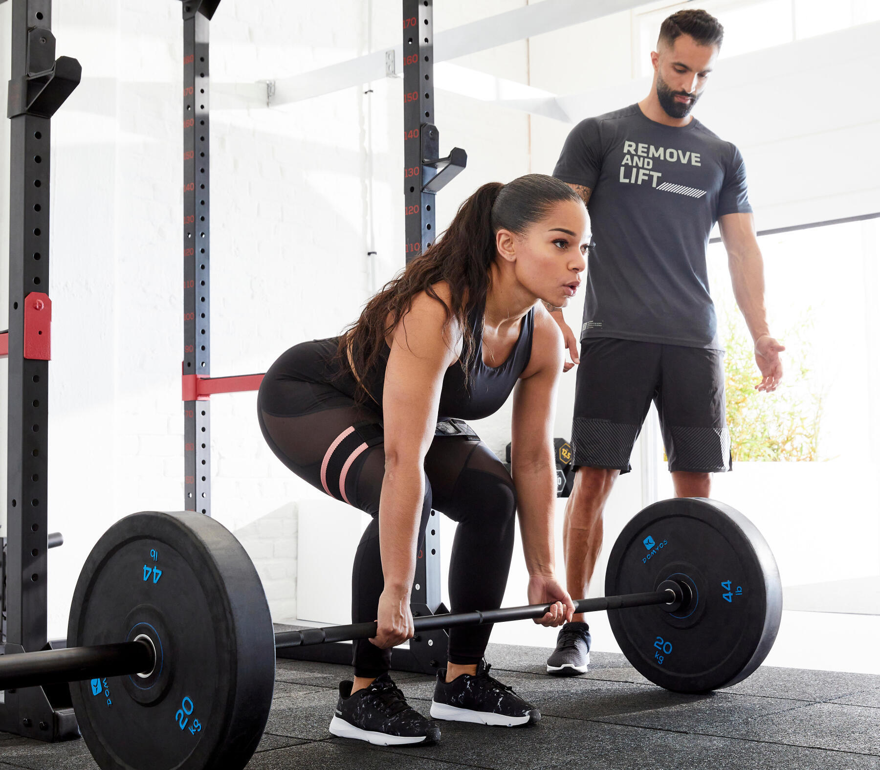 Entraînement de force à la maison ou entraînement en salle de sport